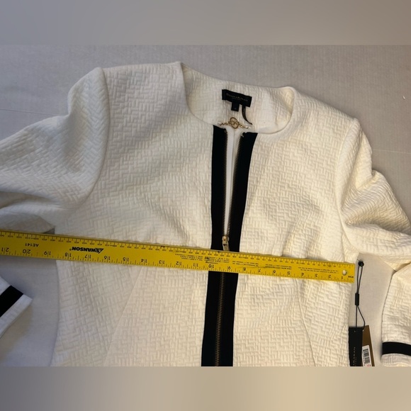 Donna Karan Black and Ivory Blazer with Textured Design NWT Sz-10. C11 - Picture 7 of 10